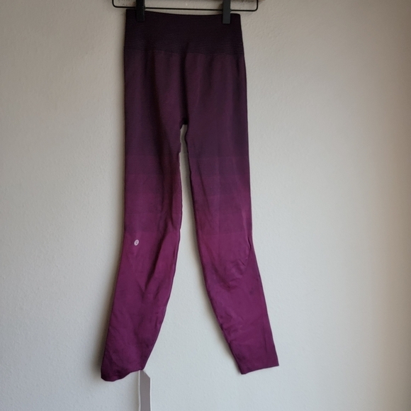 Lululemon Ebb to Train Tight in Marvel size 4 NWT - Picture 8 of 9